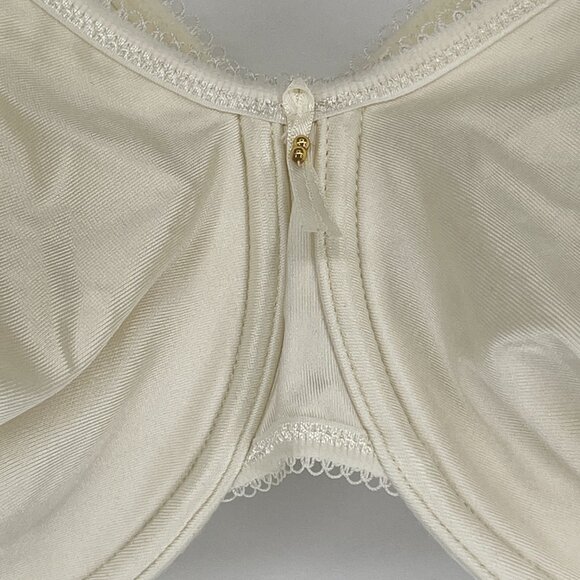 Wacoal Basic Beauty Full Figure Seamless Underwire Bra, Size 42D  85519 - Picture 5 of 8